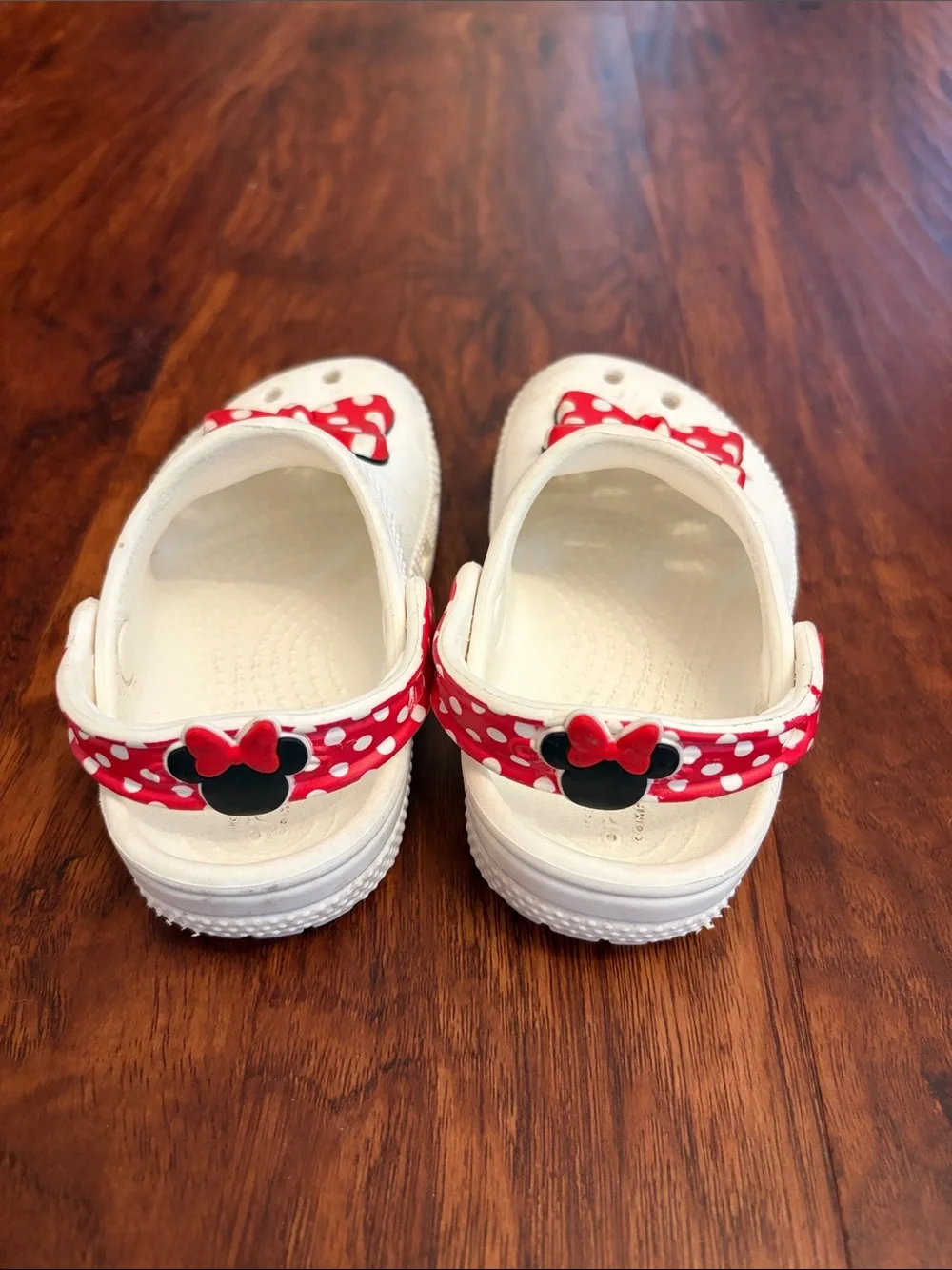 Croc Minnie Mouse Kids White with Red Polka Dot Bow Accent